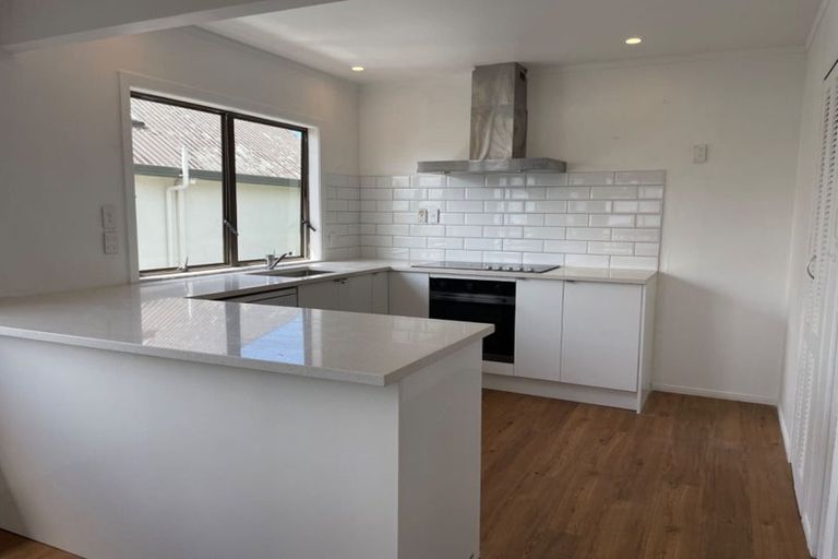 Photo of property in 1/62 The Parade, Bucklands Beach, Auckland, 2012