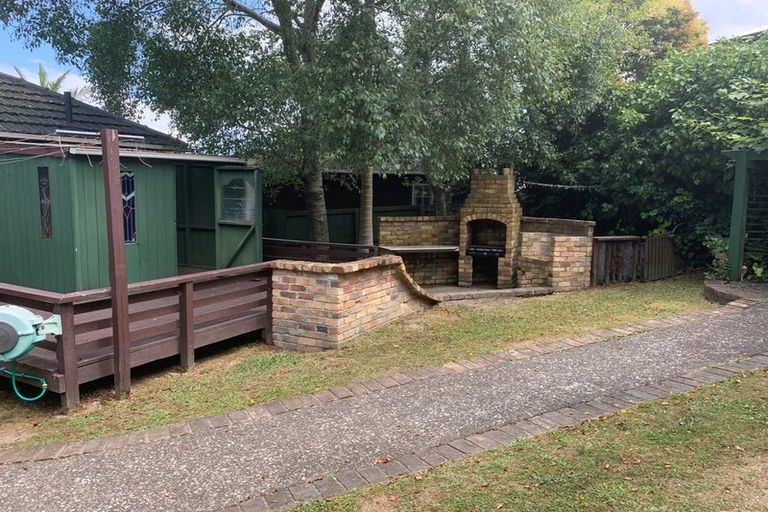 Photo of property in 27-29 Wairau Road, Forrest Hill, Auckland, 0627