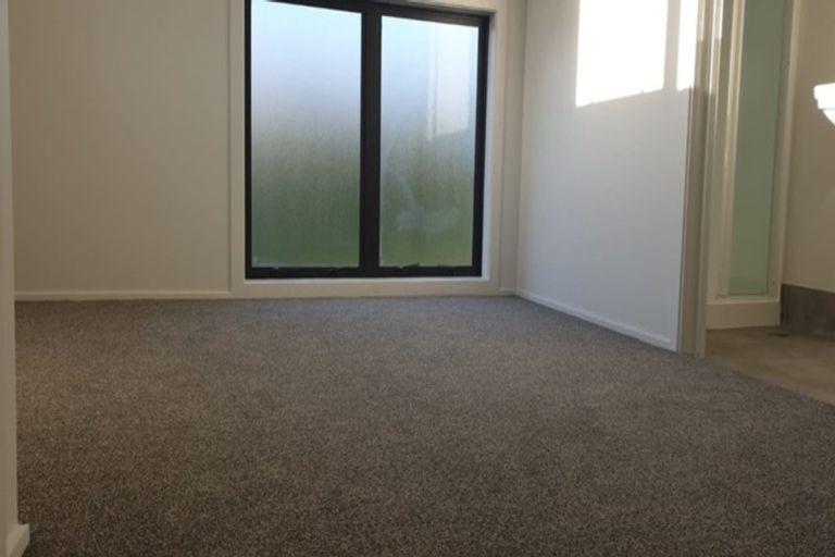 Photo of property in 1a/30 Westward Ho, Glen Eden, Auckland, 0602