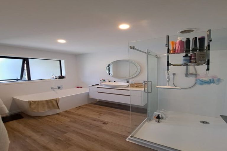 Photo of property in 10 Te Mara Place, Merrilands, New Plymouth, 4312