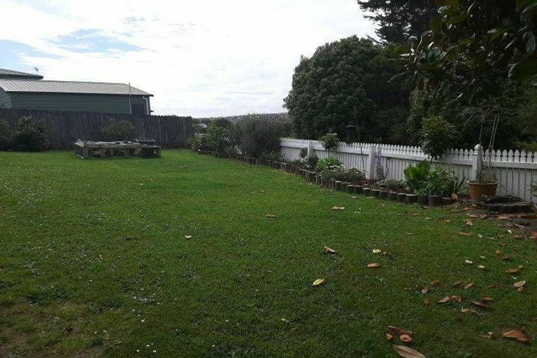 Photo of property in 2/13 Coubray Place, Botany Downs, Auckland, 2010