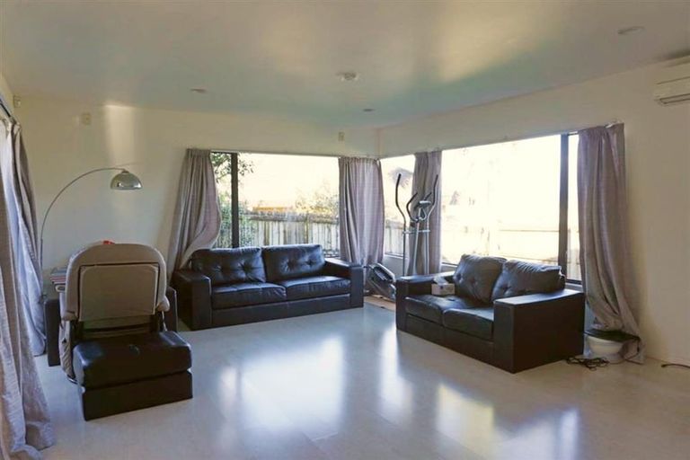 Photo of property in 43 Rathmar Drive, Manurewa, Auckland, 2105