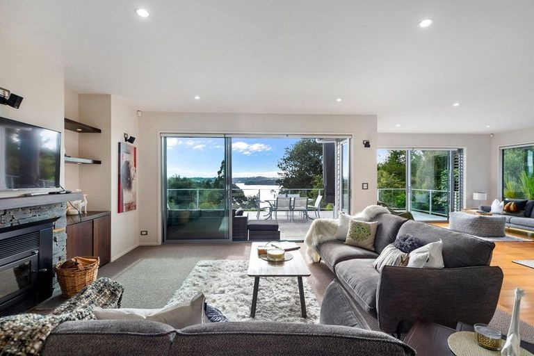 Photo of property in 3 Glance Street, Sandspit, Warkworth, 0982