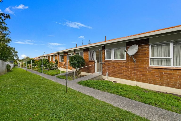 Photo of property in 10/16 Willerton Avenue, New Lynn, Auckland, 0600