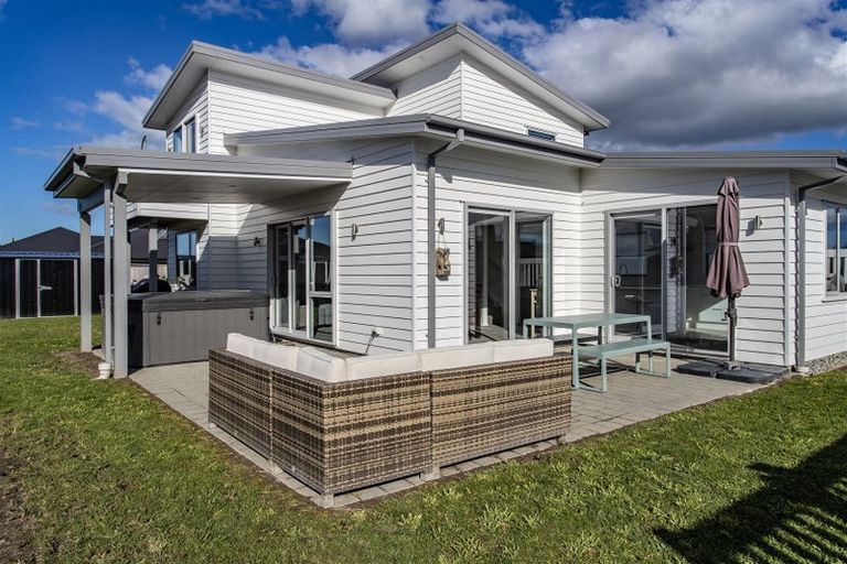 Photo of property in 50 Welsford Street, Woodend, 7610