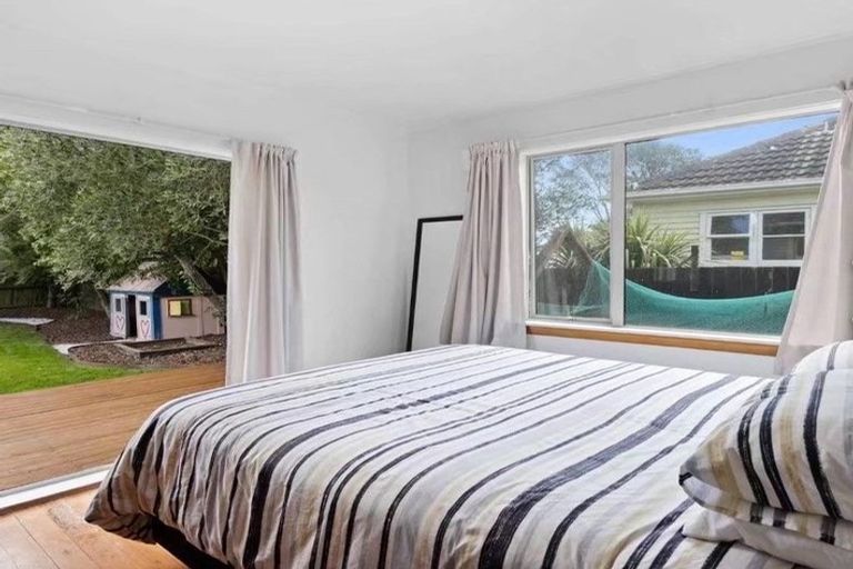 Photo of property in 11 Christian Street, Bryndwr, Christchurch, 8053