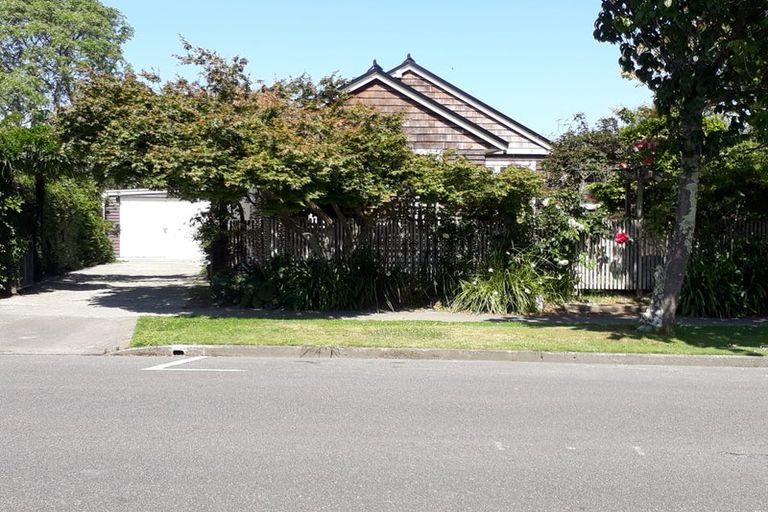 Photo of property in 108 Jickell Street, Hokowhitu, Palmerston North, 4410