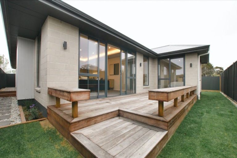 Photo of property in 18 Park Street, Winton, 9720