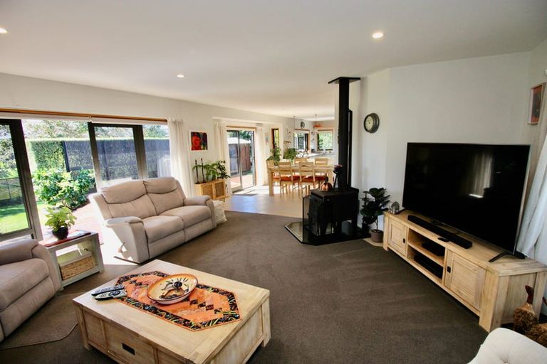 Photo of property in 16 Protea Crescent, Whitianga, 3510