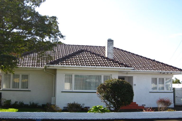 Photo of property in 19 Maratahu Street, Westown, New Plymouth, 4310