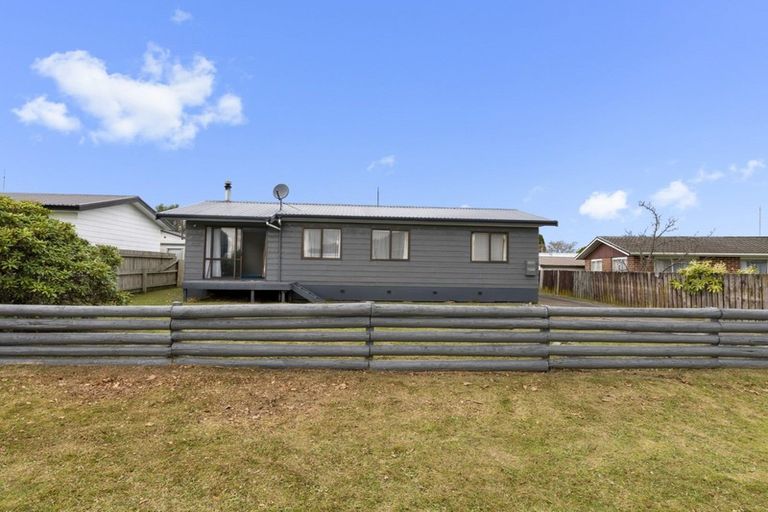 Photo of property in 2 Tania Crescent, Western Heights, Rotorua, 3015
