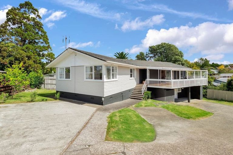 Photo of property in 2/6 Ngatoa Place, Glenfield, Auckland, 0629