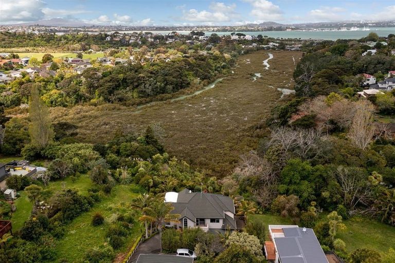 Photo of property in 1/23 Lake Road, Northcote, Auckland, 0627
