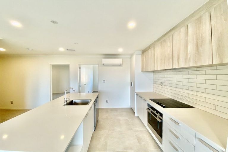 Photo of property in 3/1 Aperira Lane, Wiri, Auckland, 2104