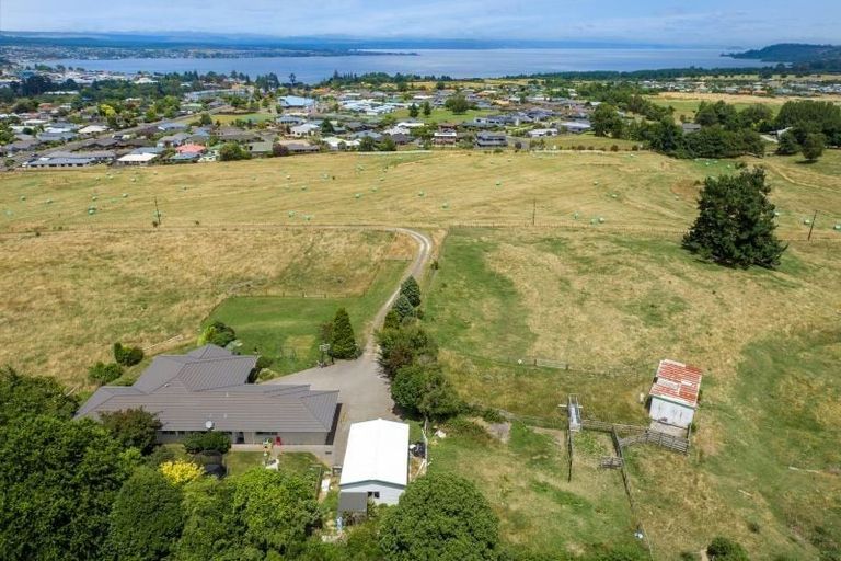 Photo of property in 24 Acacia Bay Road, Nukuhau, Taupo, 3330