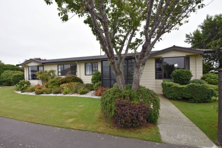 Photo of property in 57 Vogel Place, Waikiwi, Invercargill, 9810