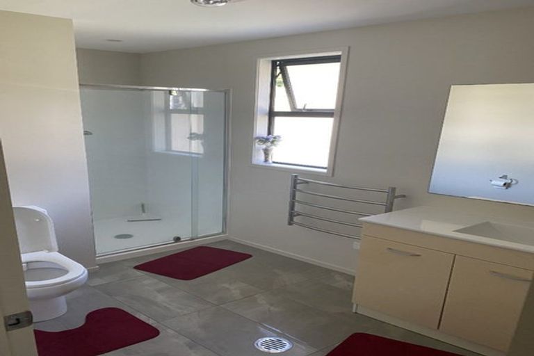 Photo of property in 100 Fulford Street, New Plymouth, 4310