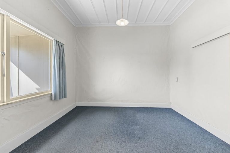 Photo of property in 58 Morley Street, New Plymouth, 4310