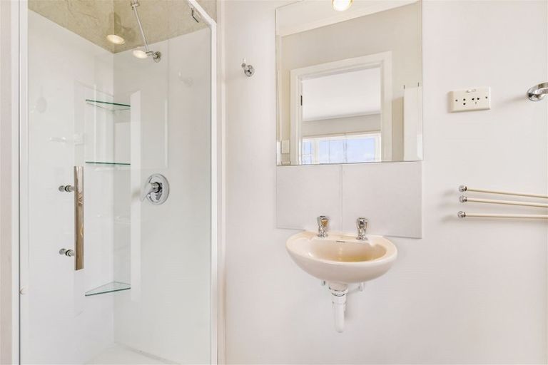 Photo of property in 7 Chamberlain Road, Massey, Auckland, 0614