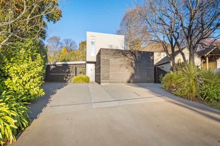 Photo of property in 11 Girvan Street, Fendalton, Christchurch, 8041