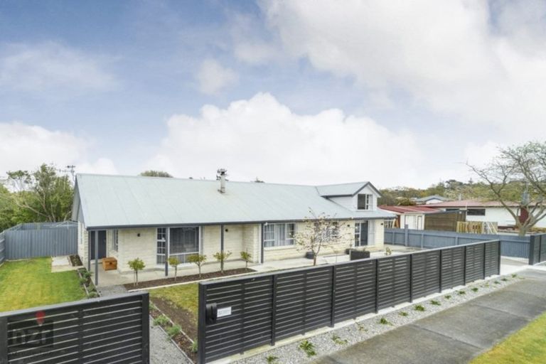 Photo of property in 32 Ferndale Place, Feilding, 4702