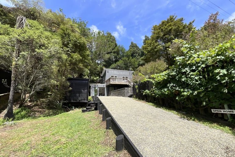 Photo of property in 37 Western Road, Laingholm, Auckland, 0604