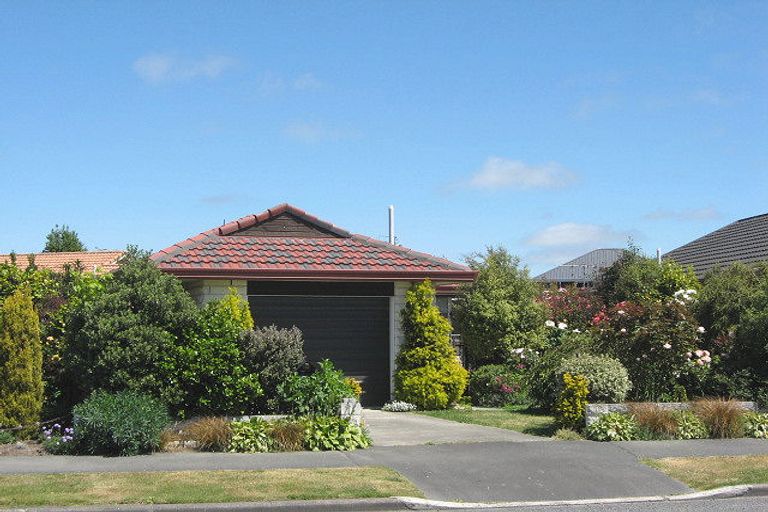 Photo of property in 3/69 Donnington Street, Parklands, Christchurch, 8083