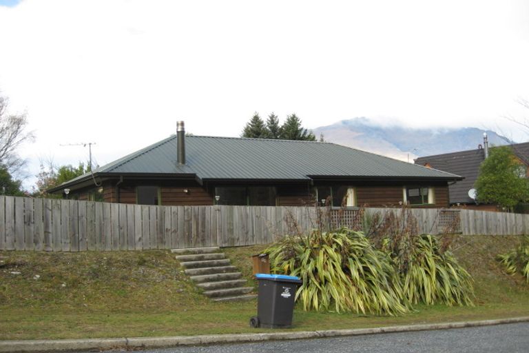 Photo of property in 15b Williams Street, Sunshine Bay, Queenstown, 9300