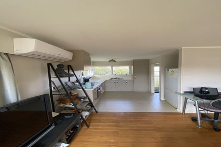 Photo of property in 2/18 Mirrabooka Avenue, Botany Downs, Auckland, 2010