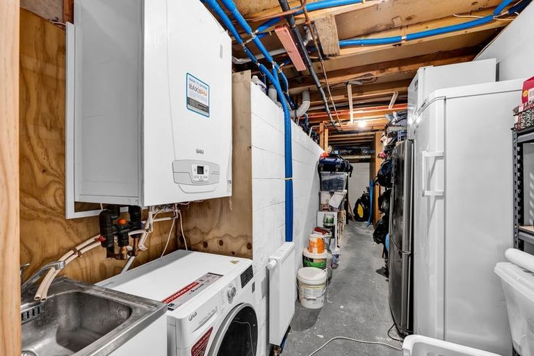 Photo of property in 11 Roto Street, Westown, New Plymouth, 4310