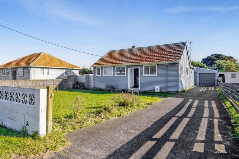 Photo of property in 16 Hadfield Street, Patea, 4520