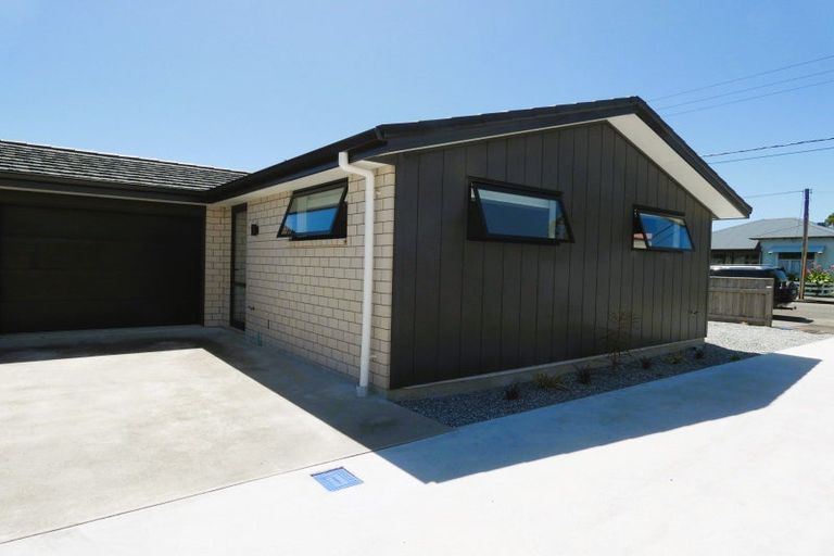 Photo of property in 90 Derby Street, Westport, 7825