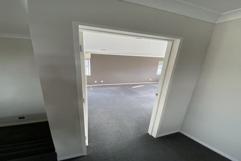 Photo of property in 12 Muirlea Drive, Flat Bush, Auckland, 2016