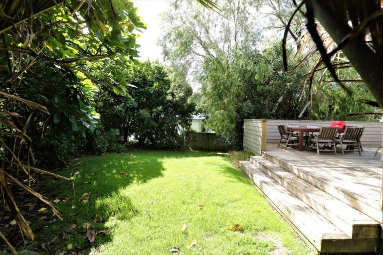 Photo of property in 52 Mako Avenue, Whiritoa, Whangamata, 3691