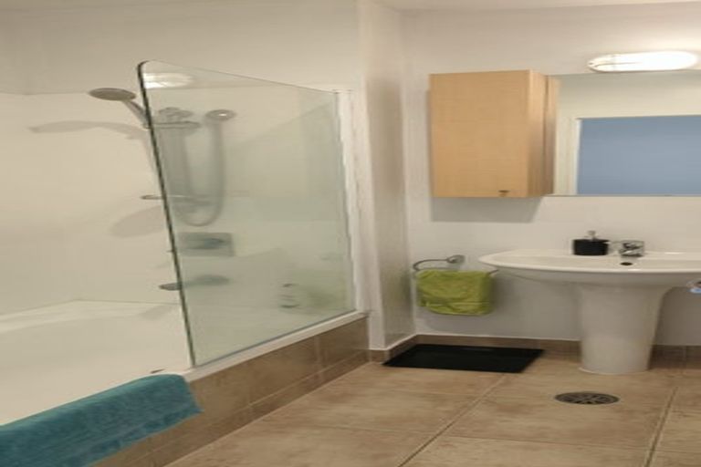 Photo of property in 9/3 Riverside Road, Orewa, 0931