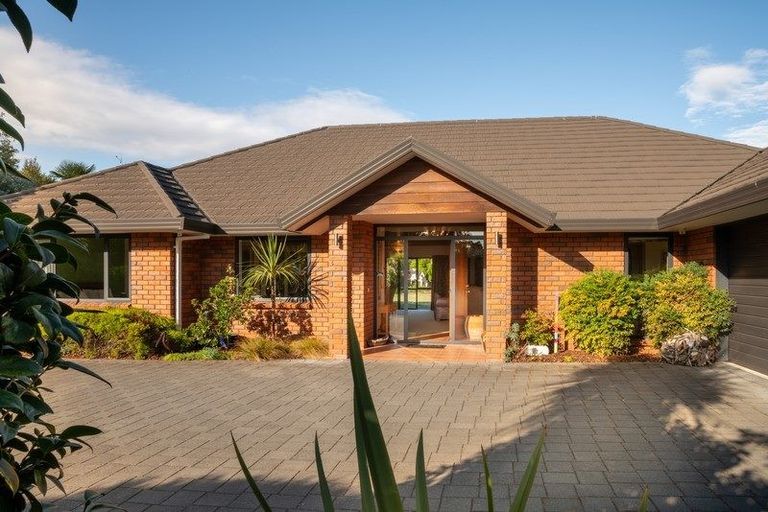 Photo of property in 4 Stoneleigh Grove, Paraparaumu, 5032