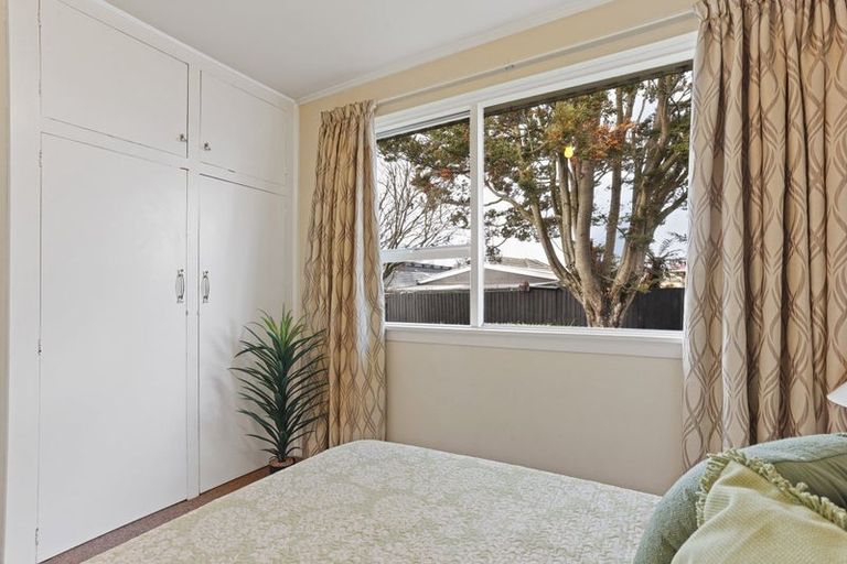Photo of property in 96b Crofton Road, Harewood, Christchurch, 8051
