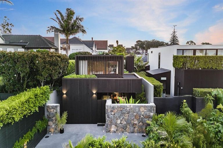 Photo of property in 14b William Street, Takapuna, Auckland, 0622