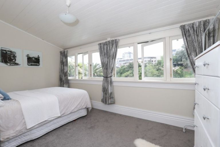 Photo of property in 27 Opoia Road, Hamilton East, Hamilton, 3216