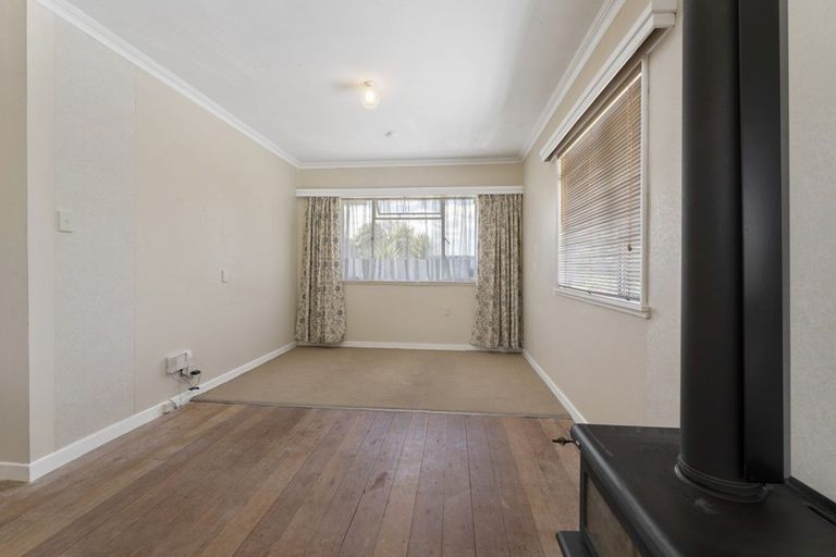 Photo of property in 67 Kawiu Road, Levin, 5510