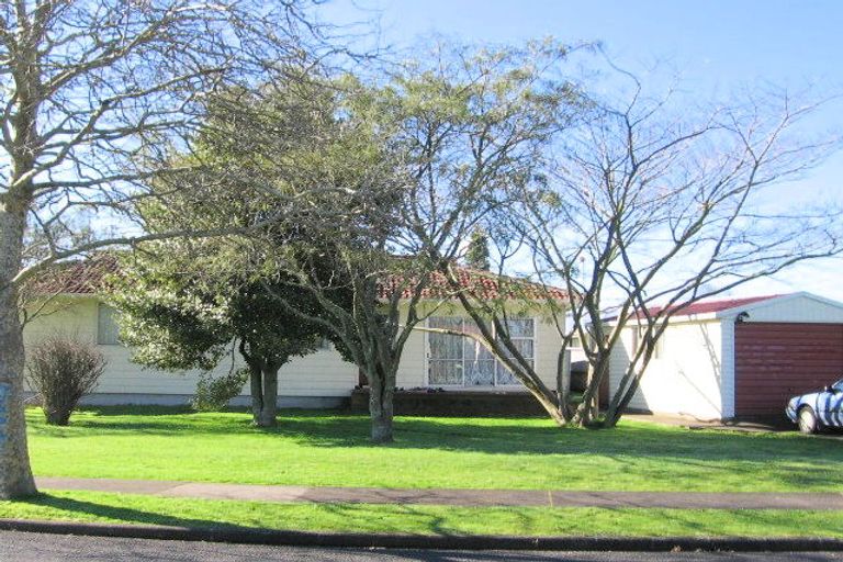 Photo of property in 3 Pukeroa Place, Papakura, 2110