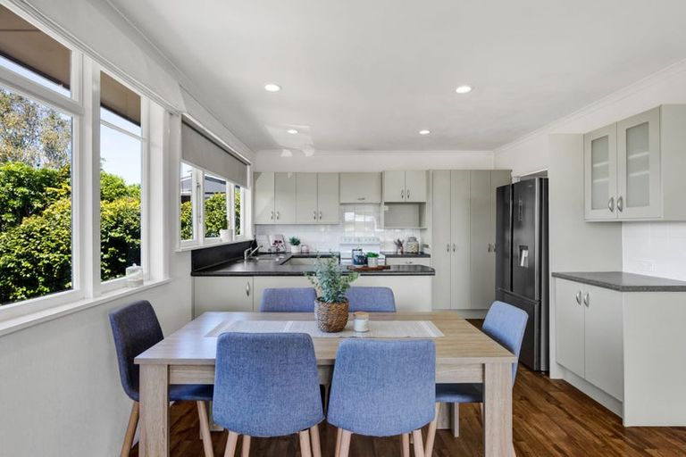 Photo of property in 1 Fairfax Terrace, Frankleigh Park, New Plymouth, 4310