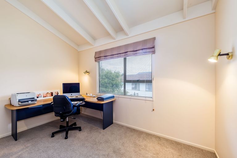 Photo of property in 7 Pokapu Street, Titirangi, Auckland, 0600