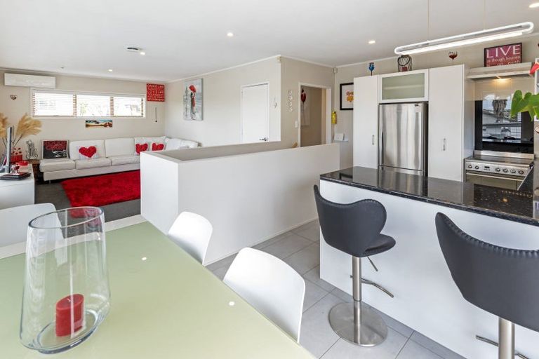 Photo of property in 2/188 Clovelly Road, Bucklands Beach, Auckland, 2012