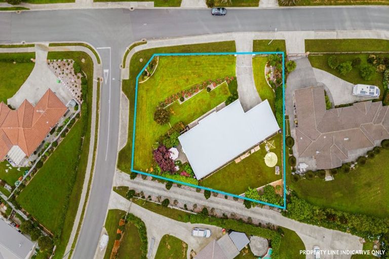 Photo of property in 1 Gavinike Place, Waimauku, 0812