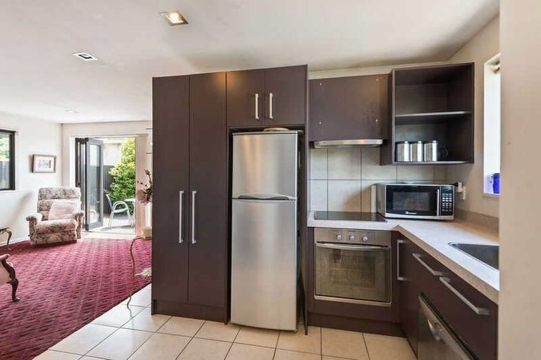 Photo of property in 65 Cleveland Street, Edgeware, Christchurch, 8013