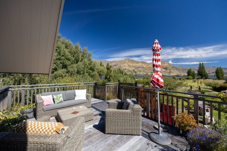 Photo of property in 270 Beacon Point Road, Wanaka, 9305