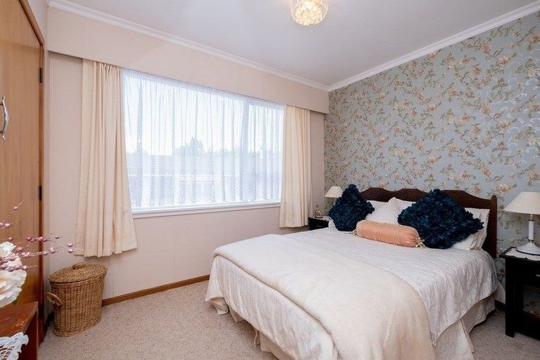 Photo of property in 16 Montjoy Street, Stratford, 4332