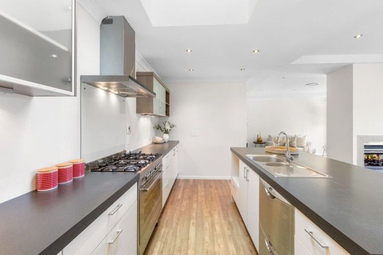 Photo of property in 19 Sovereign Gardens, Halswell, Christchurch, 8025