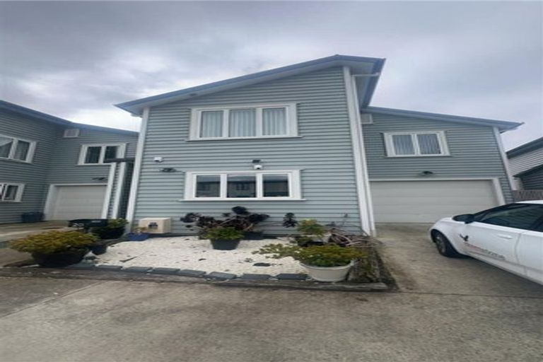 Photo of property in 20 Saddleback Crescent, Papakura, 2110